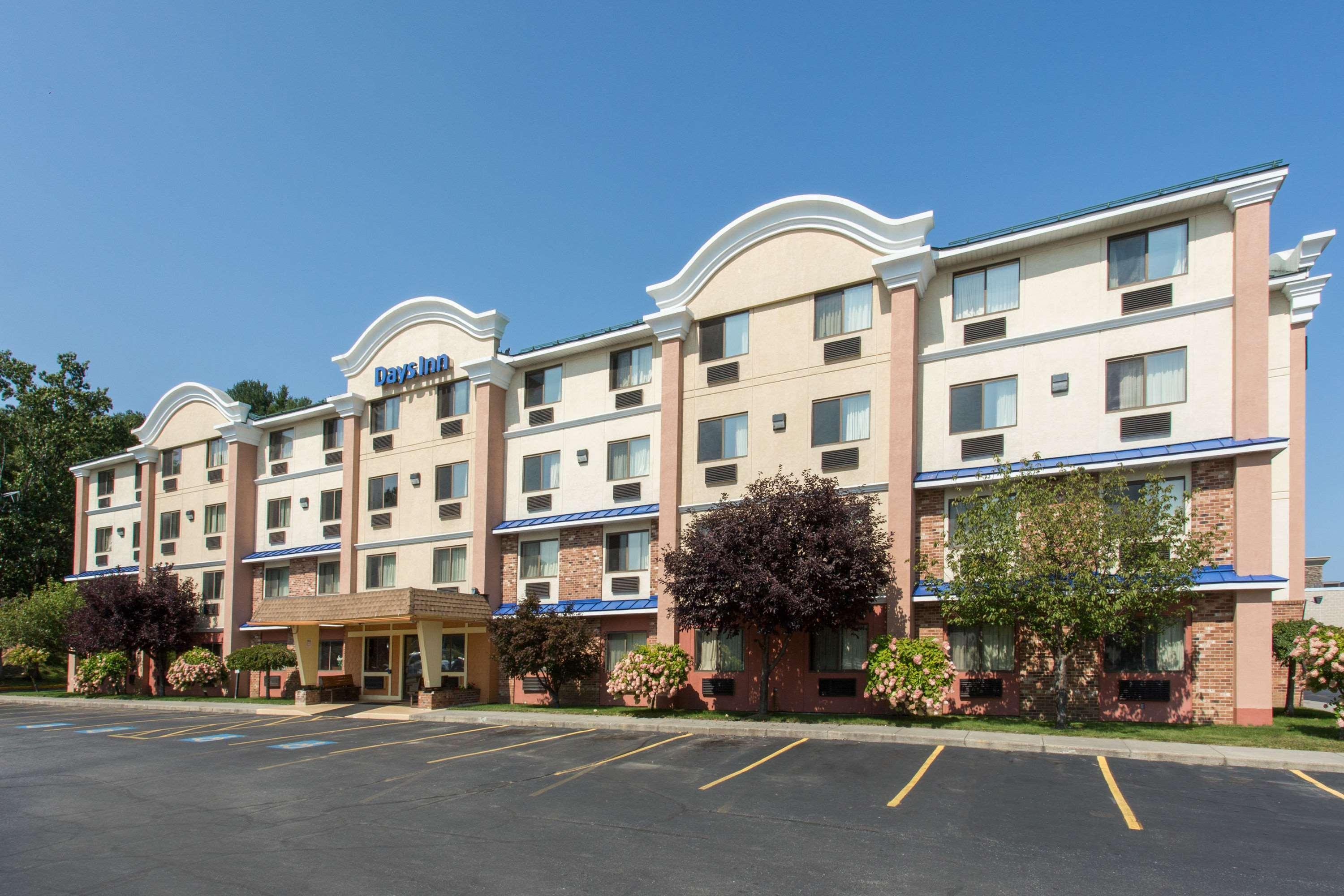 Days Inn By Wyndham Leominster/Fitchburg Area Esterno foto